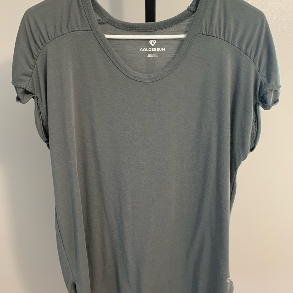 Colosseum Rouched Shoulder Top - Picture 4 of 13